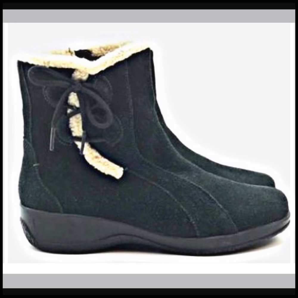 CLARK’S BLACK SUEDE SHEARLING ANKLE BOOTS Sz 7 - Picture 9 of 9